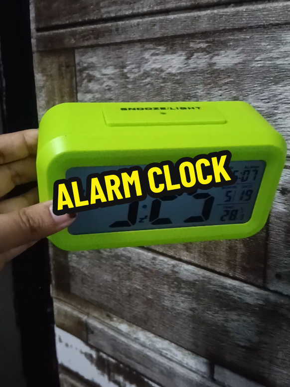jam ni ada alarm sekali memang senang nak kejut anak bangun pagi pergi sekolah #jam #jamdigital #jamled #alarmclock 