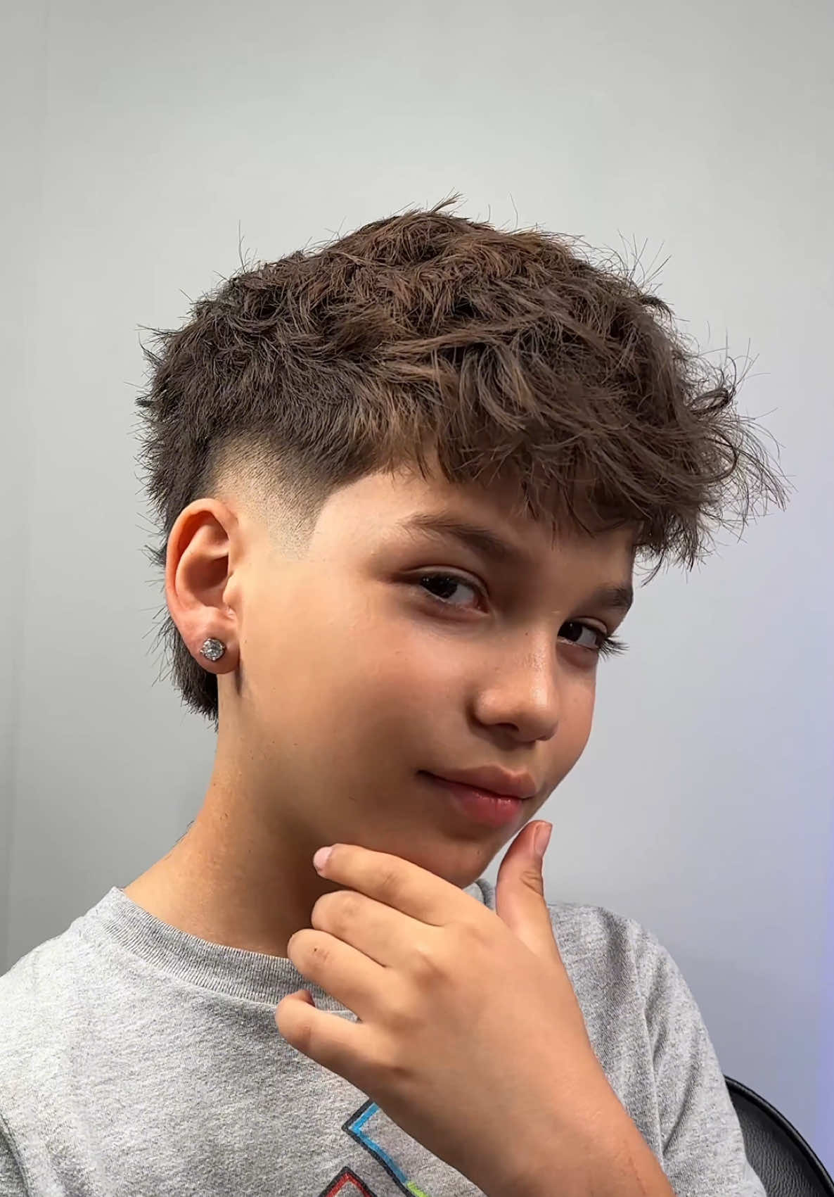 the 16 guard isn’t for everyone ❌  we decided to go with a texture fringe with a low burst fade  Client came in wanting a 16 guard, but got a textured fringe low taper with a blowout taper instead. Barber suggested a textured fringe haircut to suit his head shape and forehead. This textured fringe men style transformation featured a textured fringe mid taper, making it a standout look. Inspired by a W mom and a two-hour drive from Olympia, the session turned into a full textured fringe tutorial moment — no textured fringe incident guy here! #everettbarber #washingtonbarber #seattlebarber #Tacomabarber #Bellinghambarber #stanwoodbarber  #Bellevuebarber #moselakebarber #yakimabarber #Oregonbarber  #GlowUp #transformation #hairtransformation #texturedfringe #texture #fringe #fluffyhair #messyhair #lowtaper #lowtaperfade 