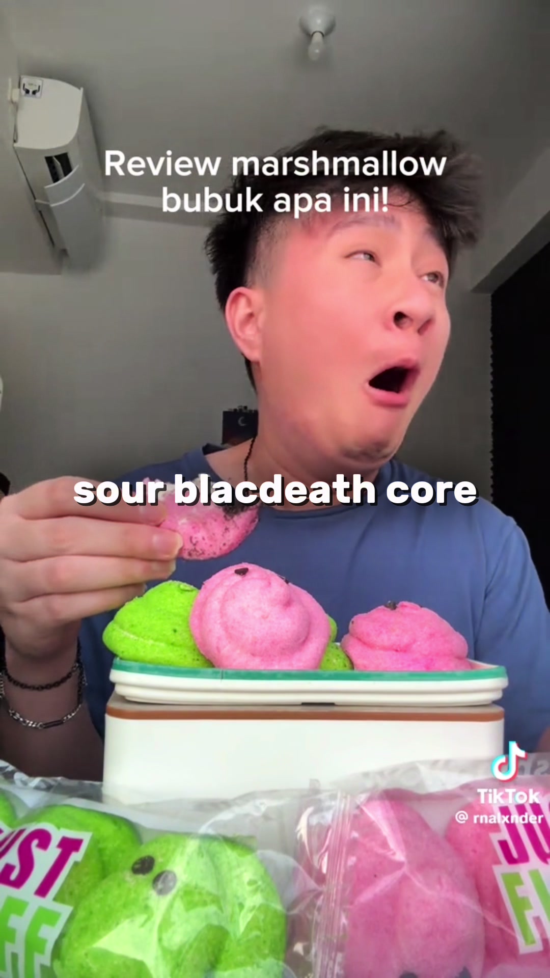 SOUR BLACDEATH CORE🤣 #justfluff #marshmallow #sourblacdeath 