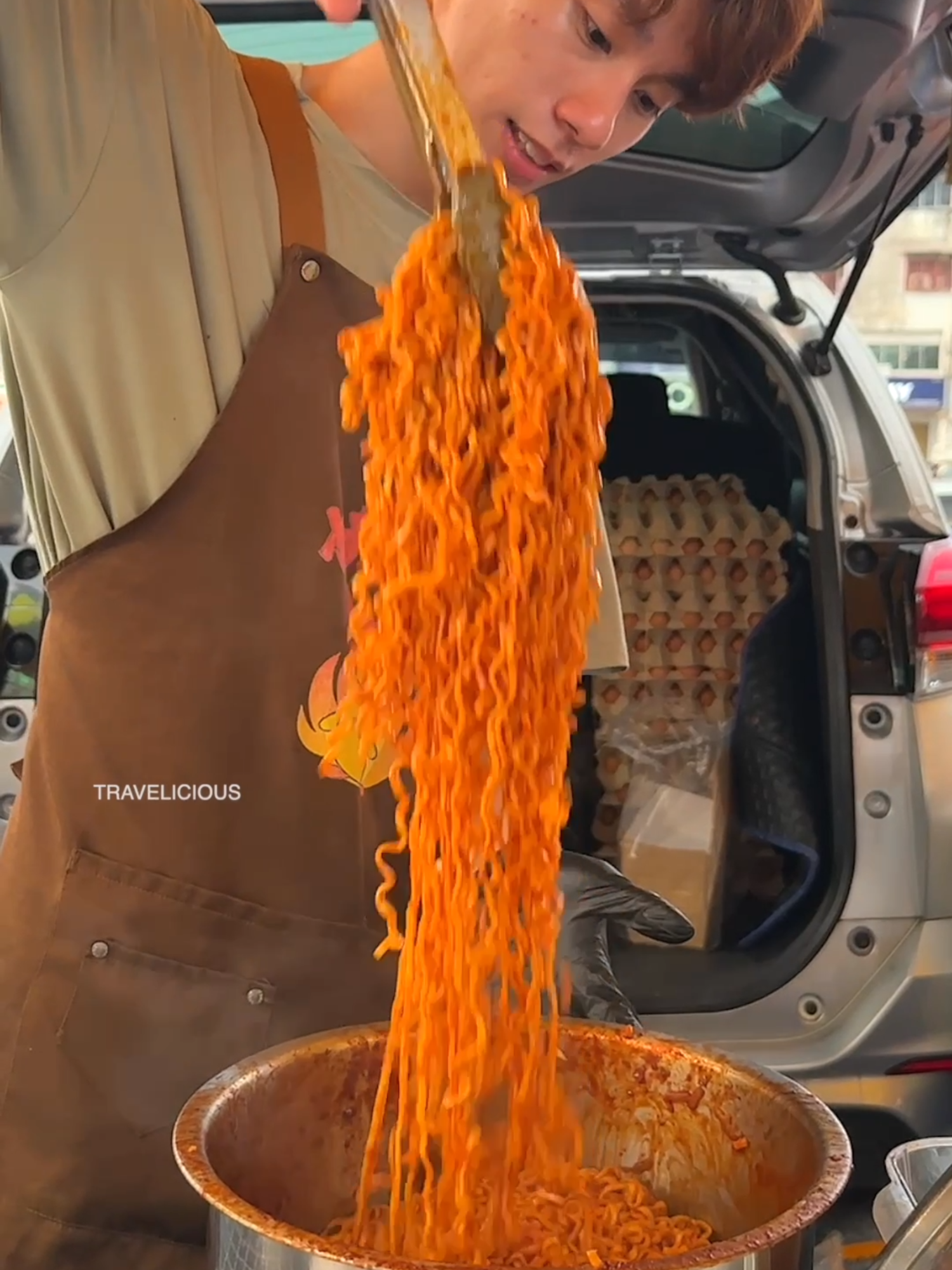 Malaysia’s Most Extreme Buldak Ramen Omelette! 📍Pasar Malam Taman Connaught https://maps.app.goo.gl/x3DC8KpHFcQL8G2fA Jalan Cerdas, Taman Connaught, 56000 Kuala Lumpur, Wilayah Persekutuan Kuala Lumpur ⏰ 5pm open #buldak #ramen#malaysia