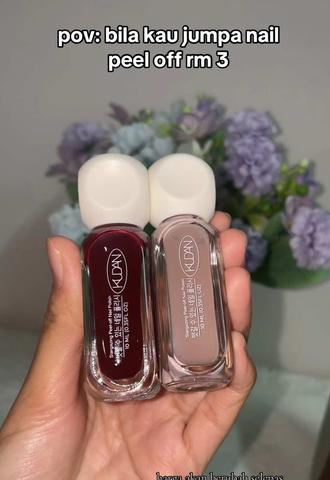 lepas ni boleh tukar tukar colour kuku la korang. jangan order satu. order banyak2 terus😆#nail#nailpeeloff#kukucantik#kukupalsu 