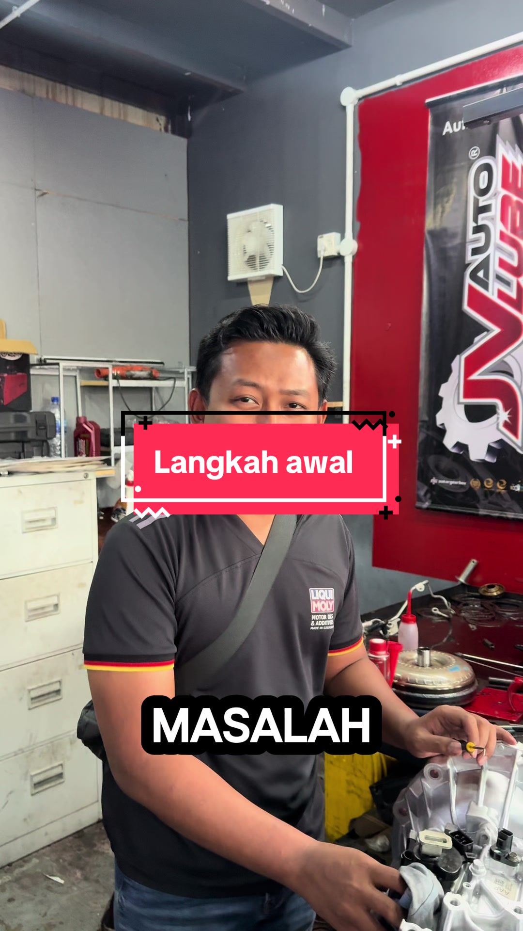 Kalau gearbox dah start bermasalah rawat dulu dengan treatment bang#CapCut #pakargearbox #gearbox #transmisi #gearboxat #cvt #jv #jvautolube 