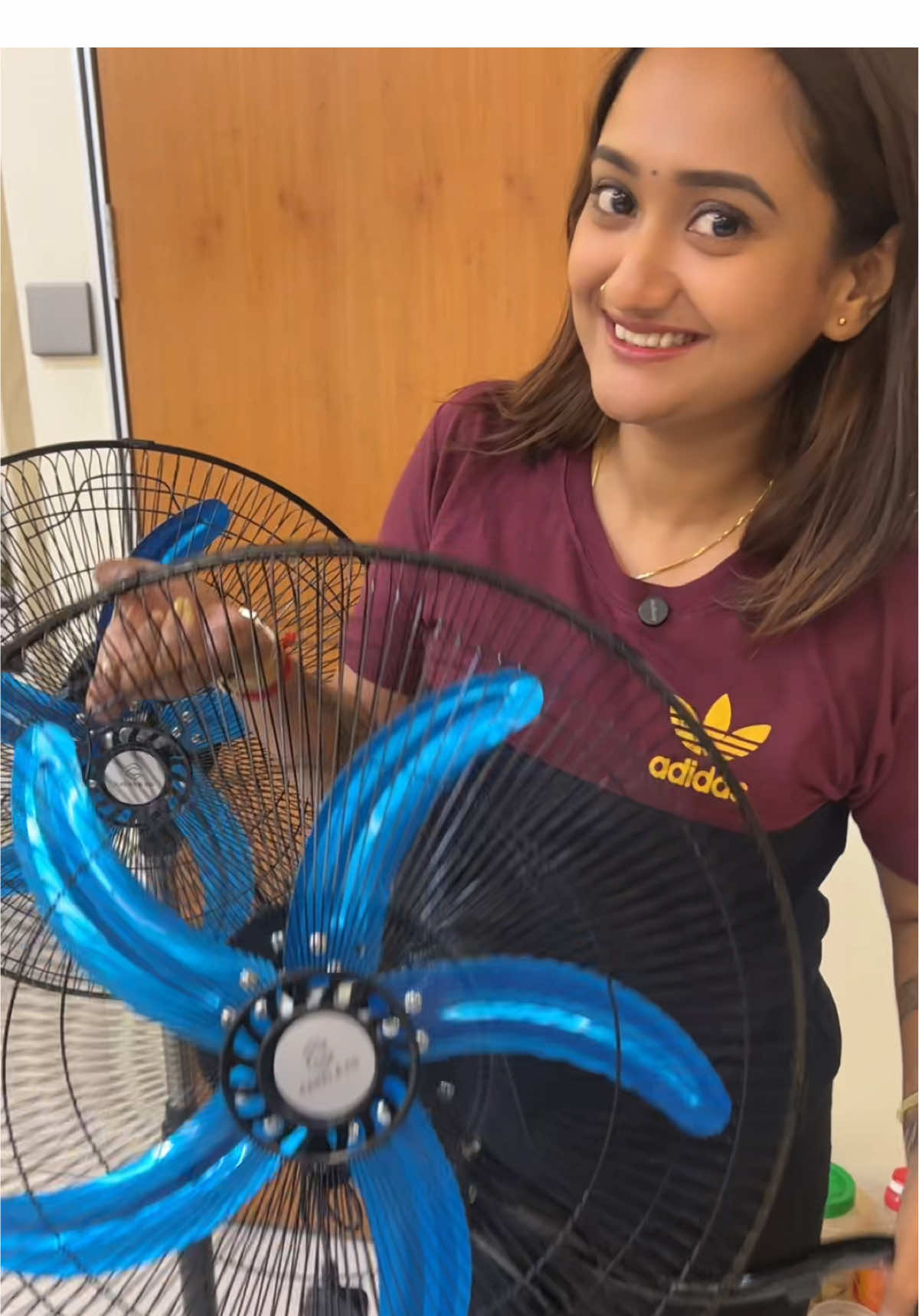 Good quality fan  Can use as stand fan . Floor fan or wall fan….
