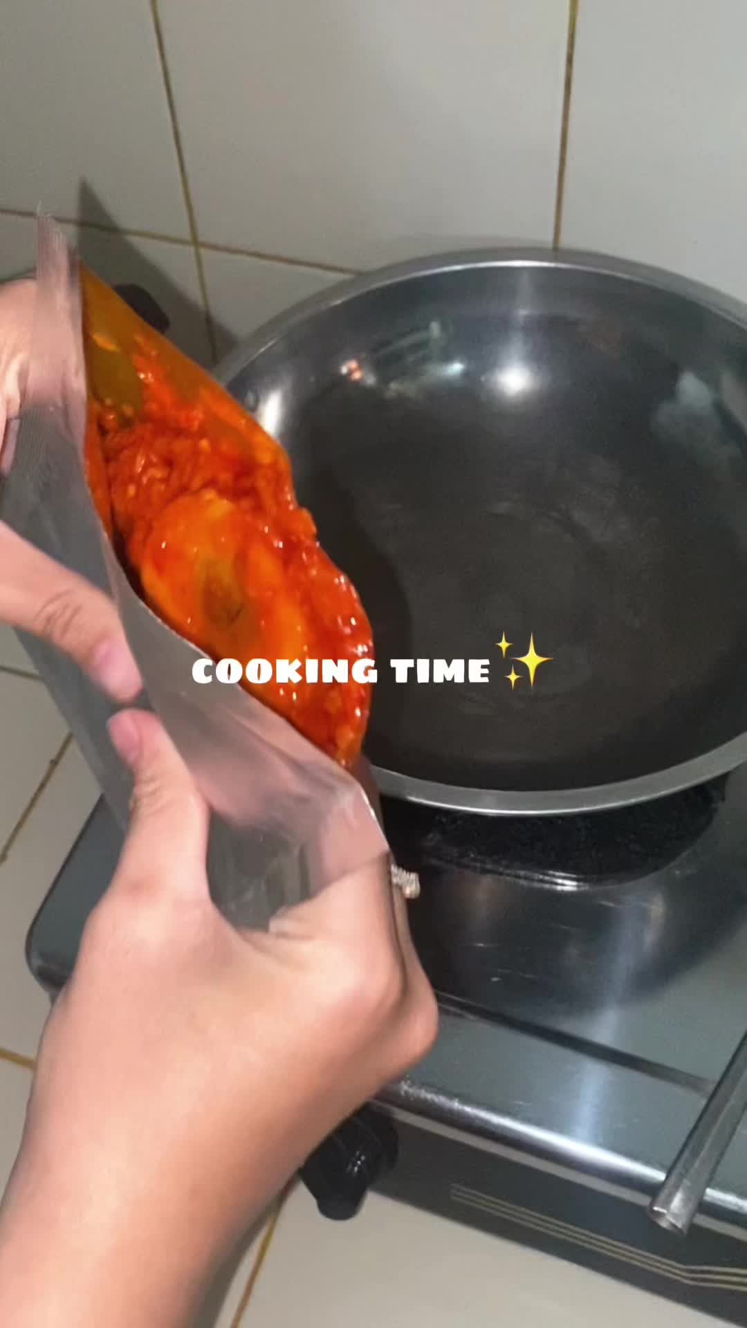 Sekarang makan enak ga perlu ribet loh, kalian cukup stok lauk siap saji dari laoek poetra bangsa 🤤🙌  #laoekpoetrabangsa #ayamricarica #ayamricakemangi #lauksiapsaji #laikviral #makananviral #rendangdaging #rendangsapi #osengmercon #cekermercon #baladojengkol #sambalbabycumi #66sale #paydaysale #promoguncang66 