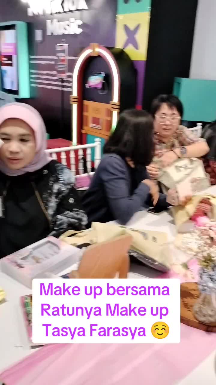 Make up bersama Ratunya make up Tasya Farasya, bagus produknya pastinya yang mau samaan yuk boleh🥰🫰 #tasyafarasya #makeup #cantik #bagus #ratumakeup #tasyafarasyamakeup 