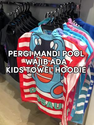Elakkan dari biar anak tak pakai apa2 selepas mandi di kolam awam. Ibu bapa wajib belikan towel hoodie ni supaya anak tidak terdedah lepas mandi di kolam. Cube cek beg kuning