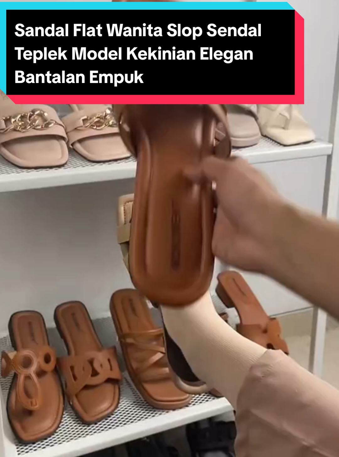 Sandal Flat Wanita Slop Sendal Teplek Model Kekinian Elegan Bantalan Empuk #sandalwanita #sandalteplek #sandalempuk #sandalfashion #fypdonggggggg #trendingvideo 