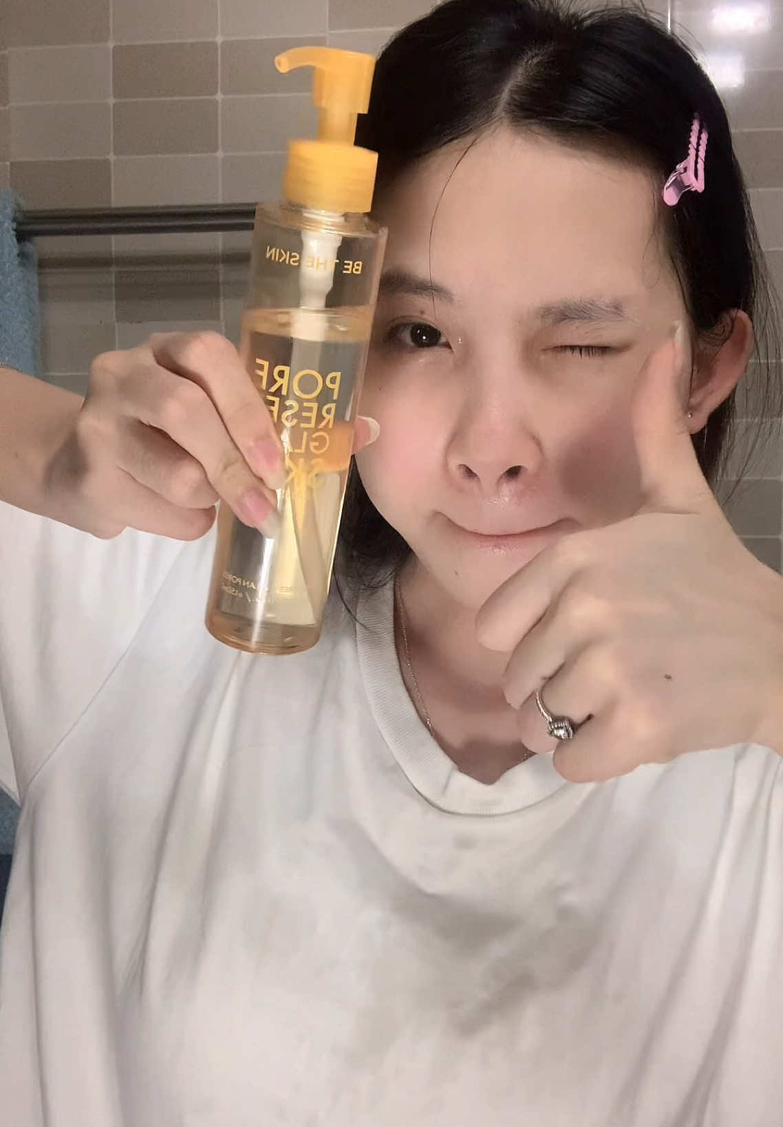 Muốn da đẹp thì phải chịu khó nhaaa #betheskinvn #dautaytrang #betheskin 