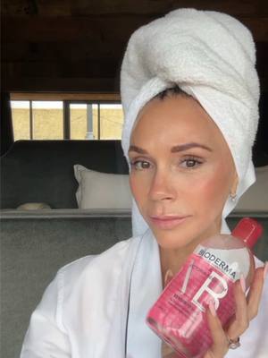 I’ve been using Bioderma's Sensibio H2O Micellar Water for as long as I can remember as the first step to prepping my skin. It's gentle yet effective and I always have a travel sized one in my bag when I'm on the go. #VBXSENSIBIOH2O #Ad @BIODERMA 