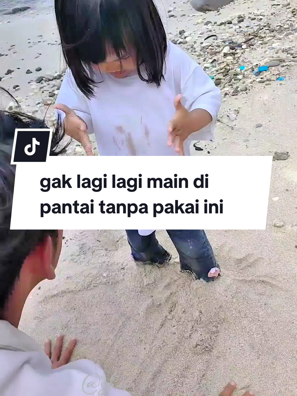 beruntung bisa nemuin ini, biar terhindar dari panasnya sinar matahari yang bisa bikin kulit ruam iritasi dan kemerahan  Sunscreen  #sunscreenanak #honestreview #skincareanak #newborn #babyskincare 