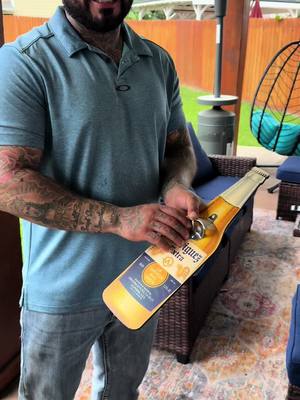 i didn't even realize they had the corona premier😭😭 it's okay he still