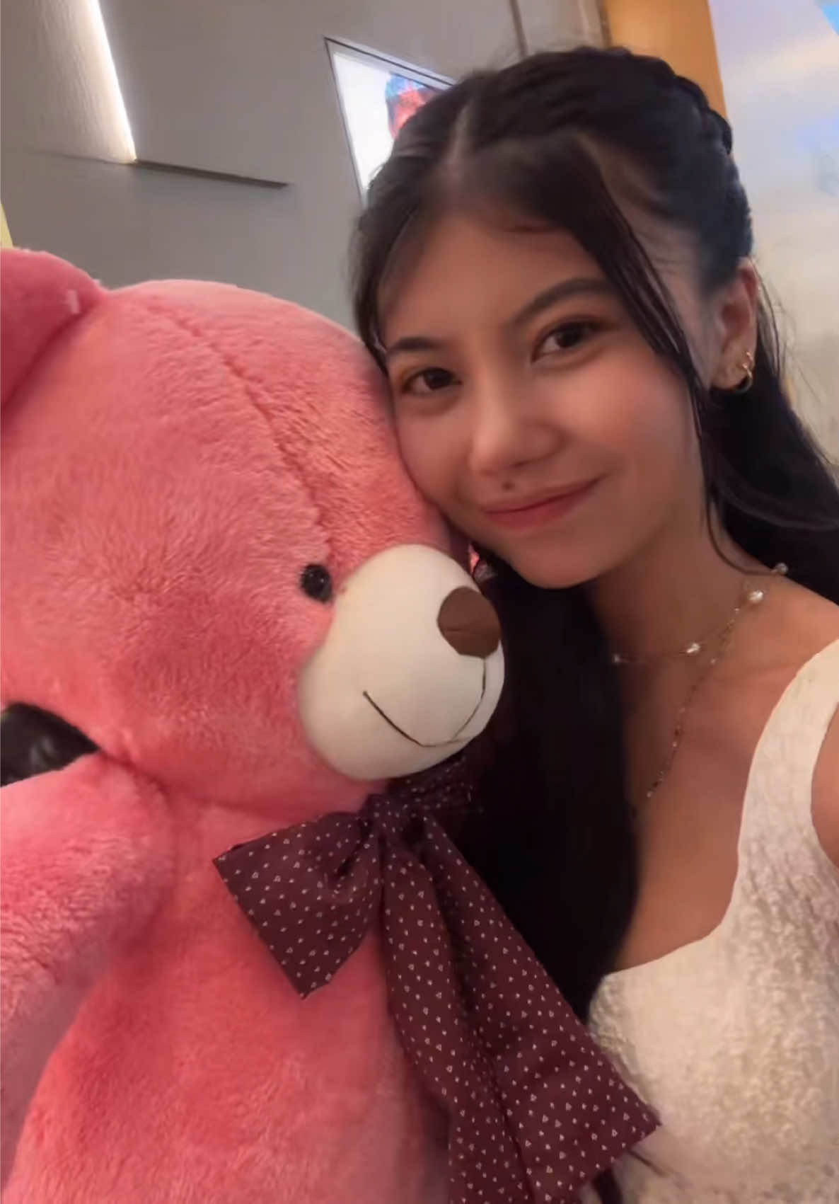 MAY NAGBIGAY NG TEDDY BEAR DITO SA THAILAND😭❤️ thank you po @janis_vyg ✨