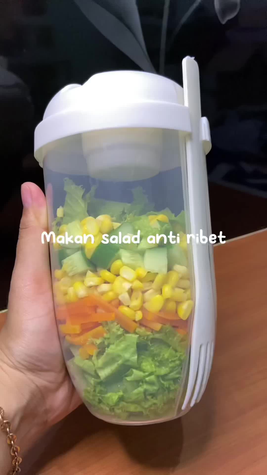 Seneng banget Nemu  botol salad #fyp #fypシ #botolsalad #botolsaladdengangarpu #cupsalad #botolsalad1000ml #salad #saladsayur #nrl #nrltumbler #nrl🕊 