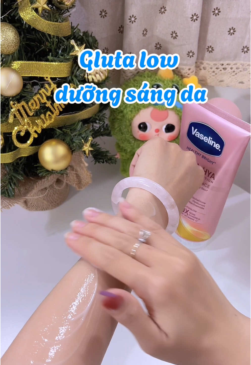 Dưỡng da trắng sáng đón tết thui nào #tientienmini #muataitiktokshop #mcv #goclamdep #vaseline #taydachetdove #utrangbody #duongthebody #vaseline #hoptaccungUnilever 