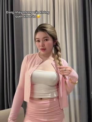 Mấy bà đợi tui đúng honggg 🥳 #kimcuongsokiuu #Outfit #cardigantrunut 