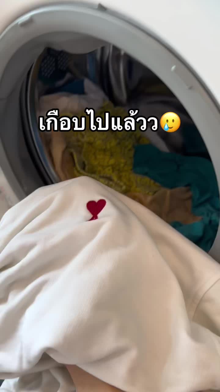 เสื้อลูกรักเกือบไปแล้ว😭 ขอบคุณที่เผลอซักรวมแต่สีไม่ตกเพราะใช้ตัวนี้🥹❤️ #รีวิวของดีบอกต่อ #รีวิวไปเรื่อย #รีวิวเก่ง #รีวิว #บรีสซักรวมได้สีไม่ตกใส่กัน  #ขจัดคราบหนัก #หอมลดอับ 
