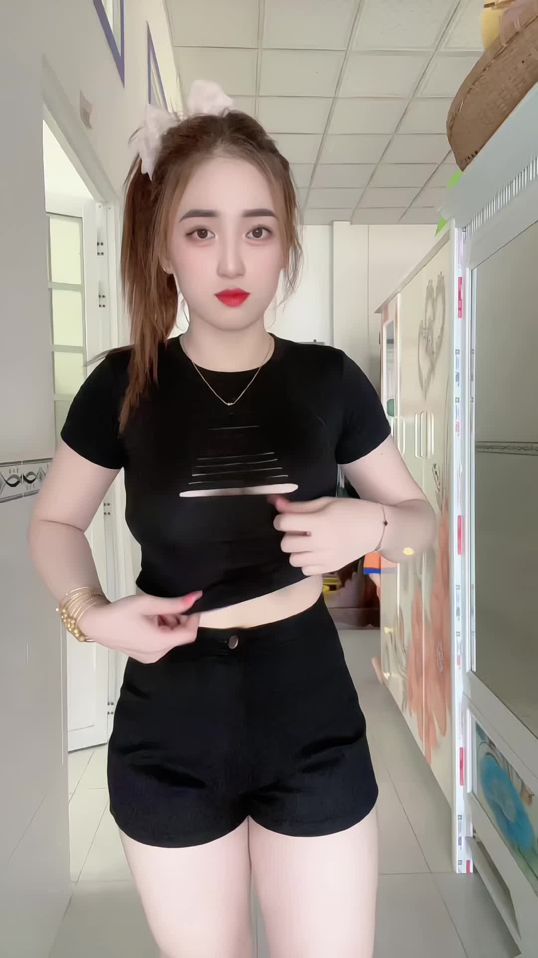 Shop gửi mẫu miễn phí nhưng mà áo xinh xĩu mn ơi #xuhuongtiktok❤️❤️❤️ 