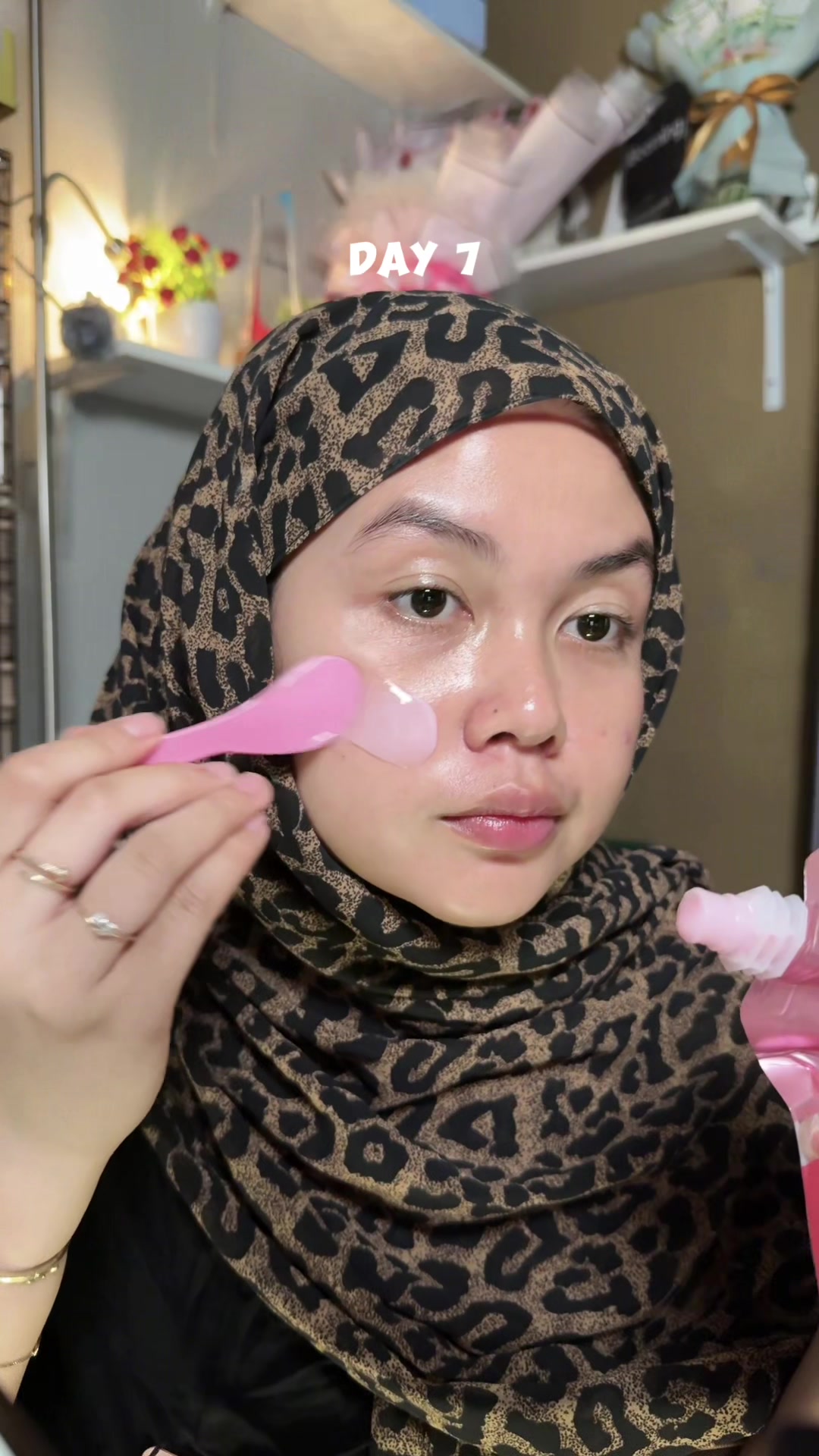 Jadi makin glowenkkkkk shayyyy🫶🏻 #YoghurtPeelOffMask #Skincareroutine #viral #kulitcerah #fyp 