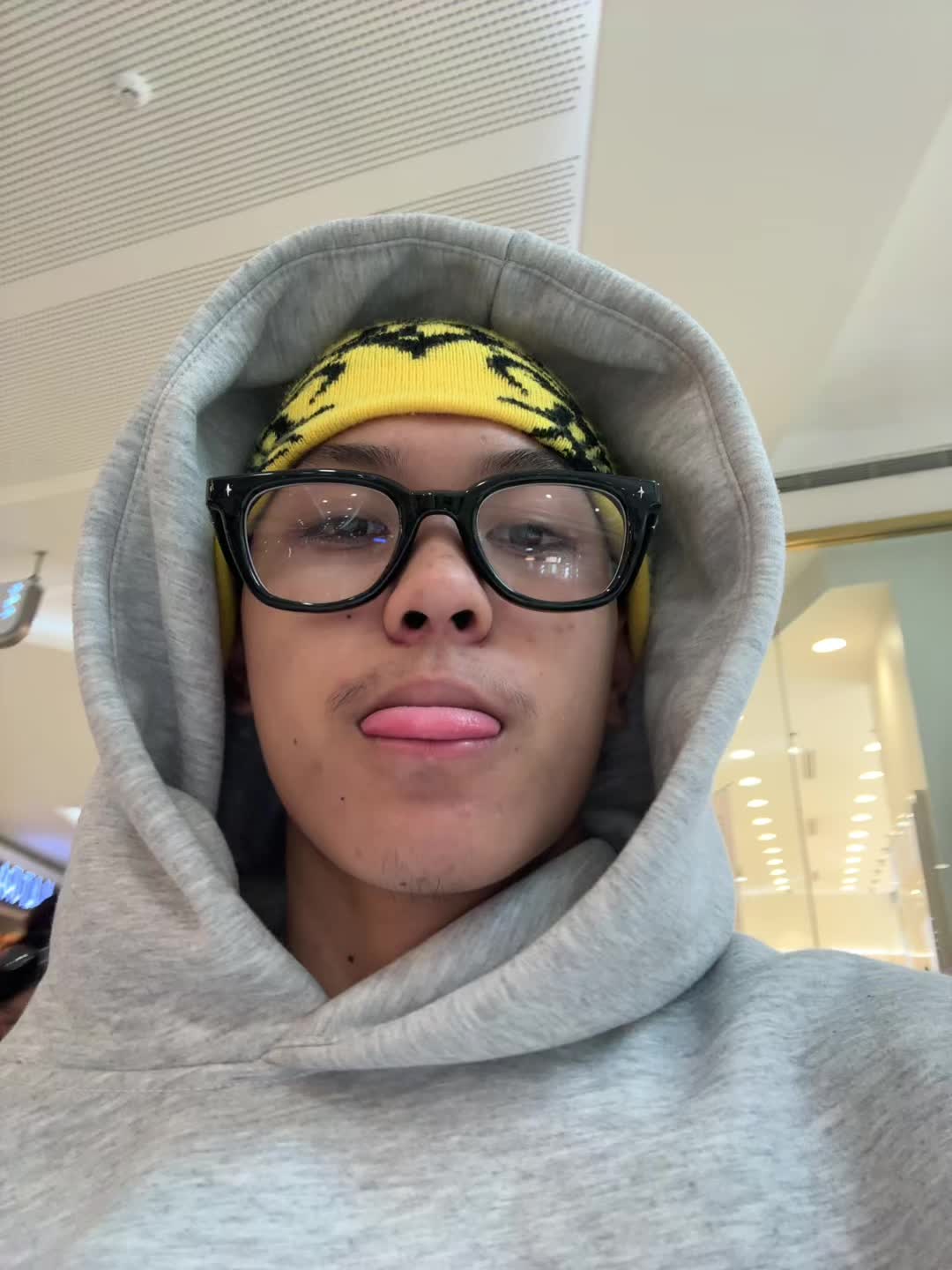 😎