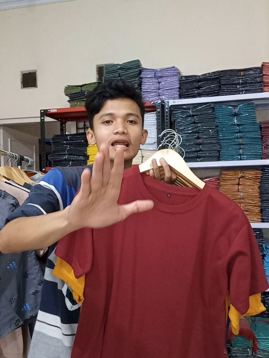 kuyyy polosan 100rb 8pcs😁#fyppppppppppppppppppppppp #murahbanget #kaospolos 