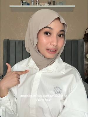 sebuah inovasi, hijab crop top khusus buat dimasukin ke dalem kerah supaya keliatan rapih dan nggaa numpuk. kereenn @NabillaSyal  #hijabstyle #hijabcroptop #outfitideas 