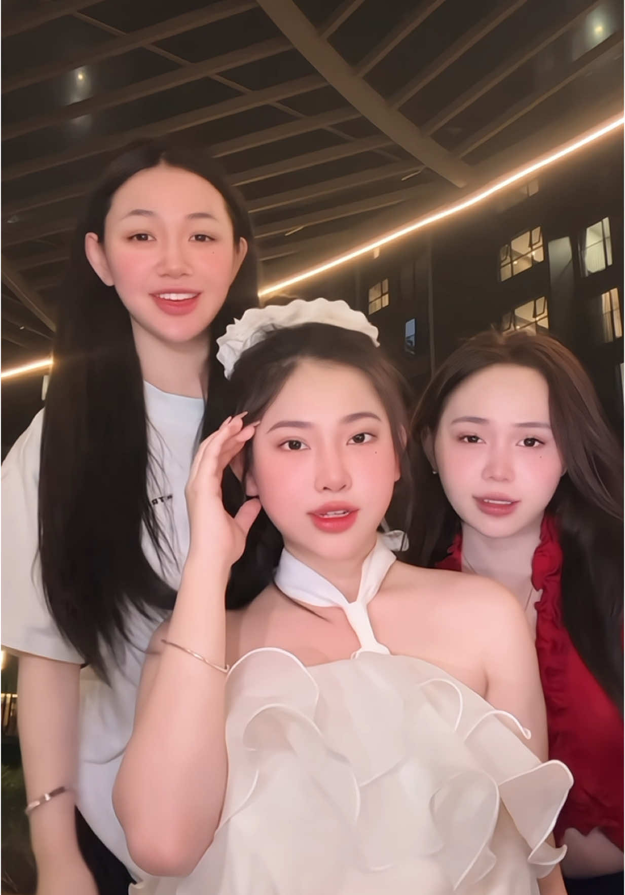 Đố ai biết bài này tên gì =))  @La Hoàng Kỳ Duyên  @Trần Hà Linh 🐰  @Lương Quỳnh Như  #luongquynhnhu #xuhuong #viral #trend #cazi #cazivn #tranhalinh 