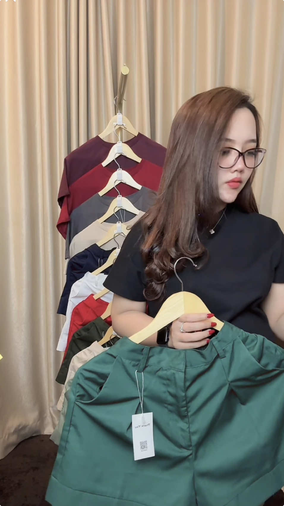 Yuk gercepin co beb 😘#kaosmurah #kaos #kaospolos #kaoscasual #kaosviral #tshirt #rekomendasikaos #rekomendasikaosmurah #koreanstyle #ootd #fashiontiktok #fypシ゚viral #fypシ゚viral #hotpantswanita #hotpants #celana #celanamurah #celanapendek #celanajumbo #rekomendasicelana 