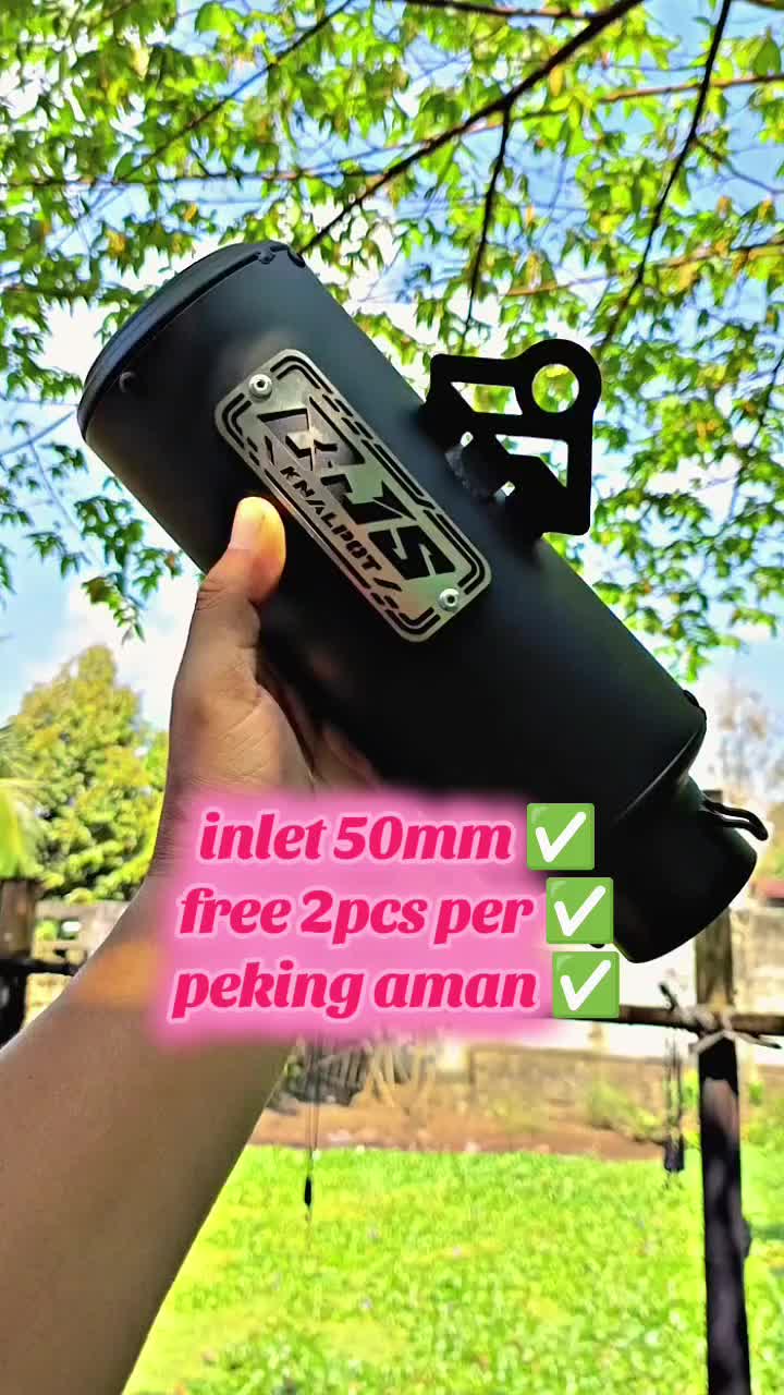 knalpot racing BJS GP1 ukuran inlet 50mm cocok untuk semua jenis motor 4tak. tersedia buat motor metik, bebek dan sport.  Knalpot GP1 original BJS adalah knalpot berkualitas tinggi yang dapat meningkatkan performa motor Anda. Dengan inlet 50mm, knalpot ini cocok untuk semua jenis motor 4 tak. Karakter suara knalpot ini adalah nhebas gahar yang dapat memberikan pengalaman berkendara yang lebih menyenangkan dan sporty. Keuntungan dari knalpot GP1 original BJS adalah kualitasnya yang terjamin dan dapat meningkatkan performa motor Anda. Dengan menggunakan knalpot ini, Anda dapat merasakan perbedaan yang signifikan pada motor Anda. Kelebihan dari knalpot GP1 original BJS adalah cocok untuk semua jenis motor 4 tak dan memiliki karakter suara ngebas gahar yang sporty. Dengan inlet 50mm, knalpot ini dapat dipasang pada semua jenis motor 4 tak tanpa perlu khawatir tentang kompatibilitas. Karakter suara knalpot ini juga dapat memberikan pengalaman berkendara yang lebih menyenangkan dan sporty pada motor Anda. Jadi, jika Anda mencari knalpot berkualitas tinggi yang dapat meningkatkan performa motor Anda dan memberikan pengalaman berkendara yang lebih menyenangkan, maka knalpot GP1 original BJS adalah pilihan yang tepat untuk Anda. Dengan kualitas yang terjamin dan karakter suara ngebas gahar yang sporty, knalpot ini dapat memberikan pengalaman berkendara yang lebih menyenangkan dan sporty pada motor Anda #knalpotsonic #knalpotr15 #knalpotbyson #knalpotcb #knalpotjupiter #vypシ #fyp #knalpotvega ##CapCut 