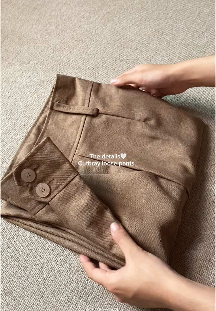 Gatau mau ngomong cakep berapa kali! Cek reviewnya kalo ga percaya  #cutbraypants #celanacutbray #loosepants 