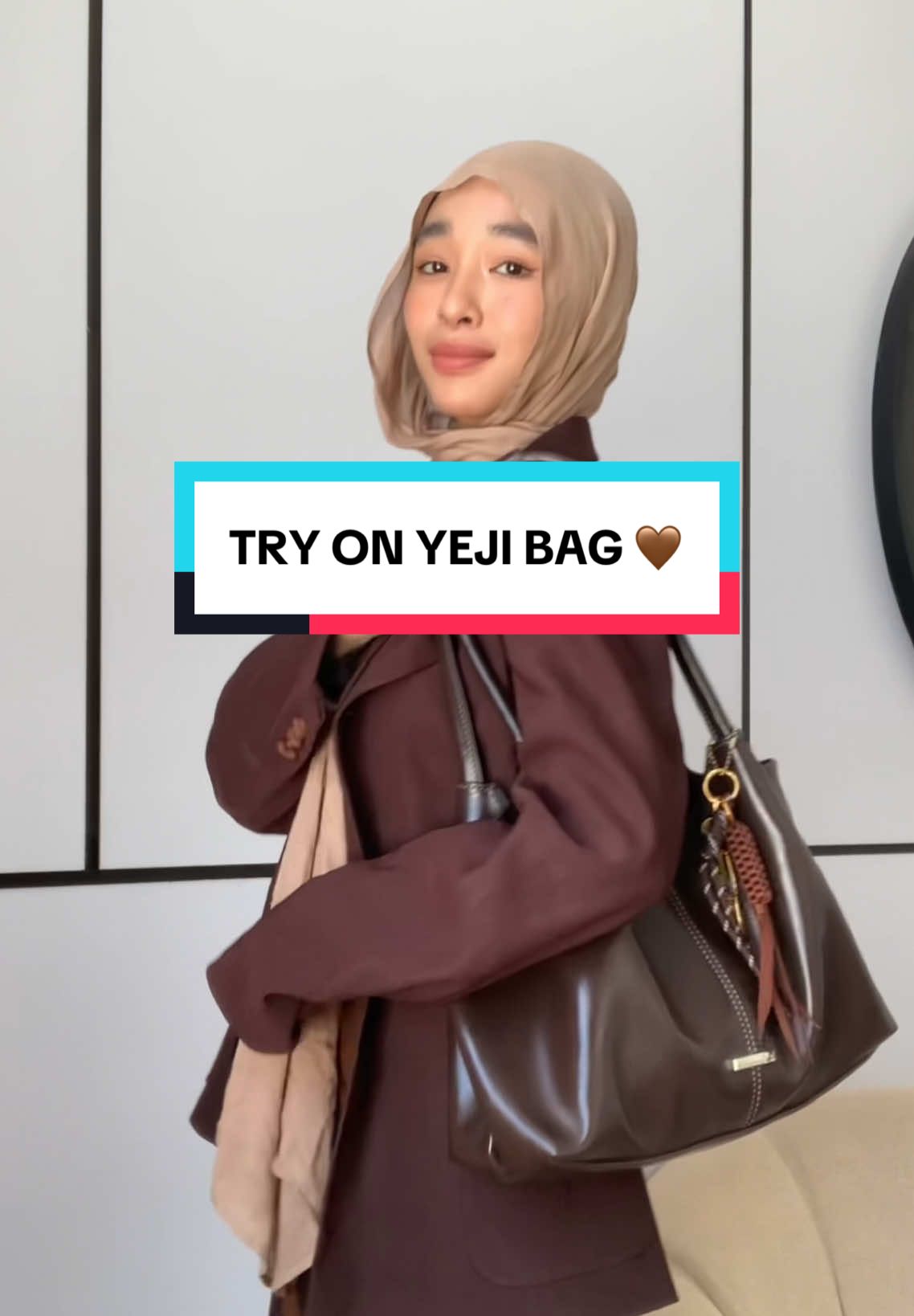 Outfit inspo with Yeji bag Dark Walnut 🤎✨#RamadanEkstraSale #JelajahRamadan #WIBGAJIAN #FYP #namikitastore #taslebaran #lebaran2025 #BeliLokal #idulfitri 