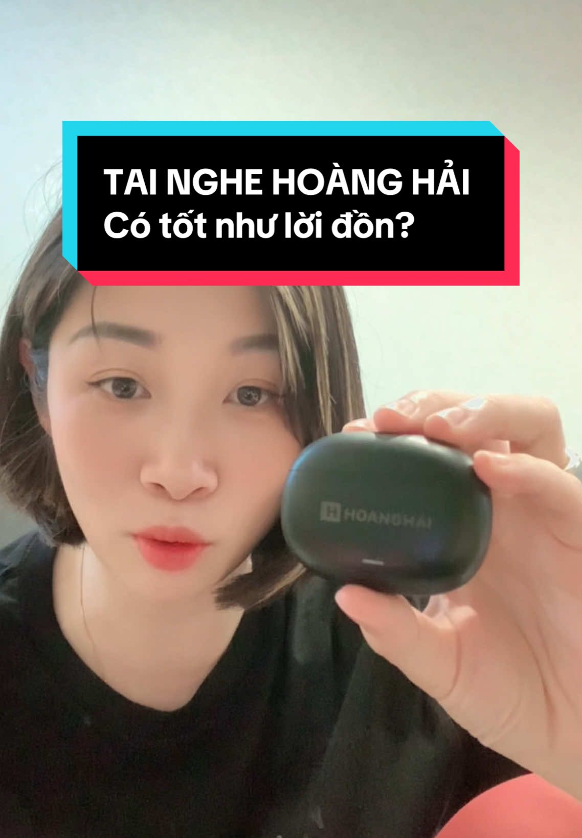 “Là một giáo viên dạy tiếng Nhật, mình thường xuyên phải sử dụng tai nghe khi giảng bài, quay video và họp online. Và đây là tai nghe mình chọn – Dekey x Hoàng Hải: • Bluetooth 5.4 cực kỳ ổn định • Chống ồn chủ động ANC – học sinh nói nhỏ vẫn nghe rõ • Pin trâu: 4-5h liên tục, tổng 20h với case • Thiết kế nhẹ, đeo lâu không đau tai Giá hợp lý, chất lượng vượt mong đợi!”#tainghehoanghai   #reviewtainghe   #tainghebluetooth   #dungthuvaibatngo   #phukiendientu   #tiktokreview   #sanphamnendung   #nguoivietnhatban   #nhungreview   #phubanieureview  #nhungchiaki