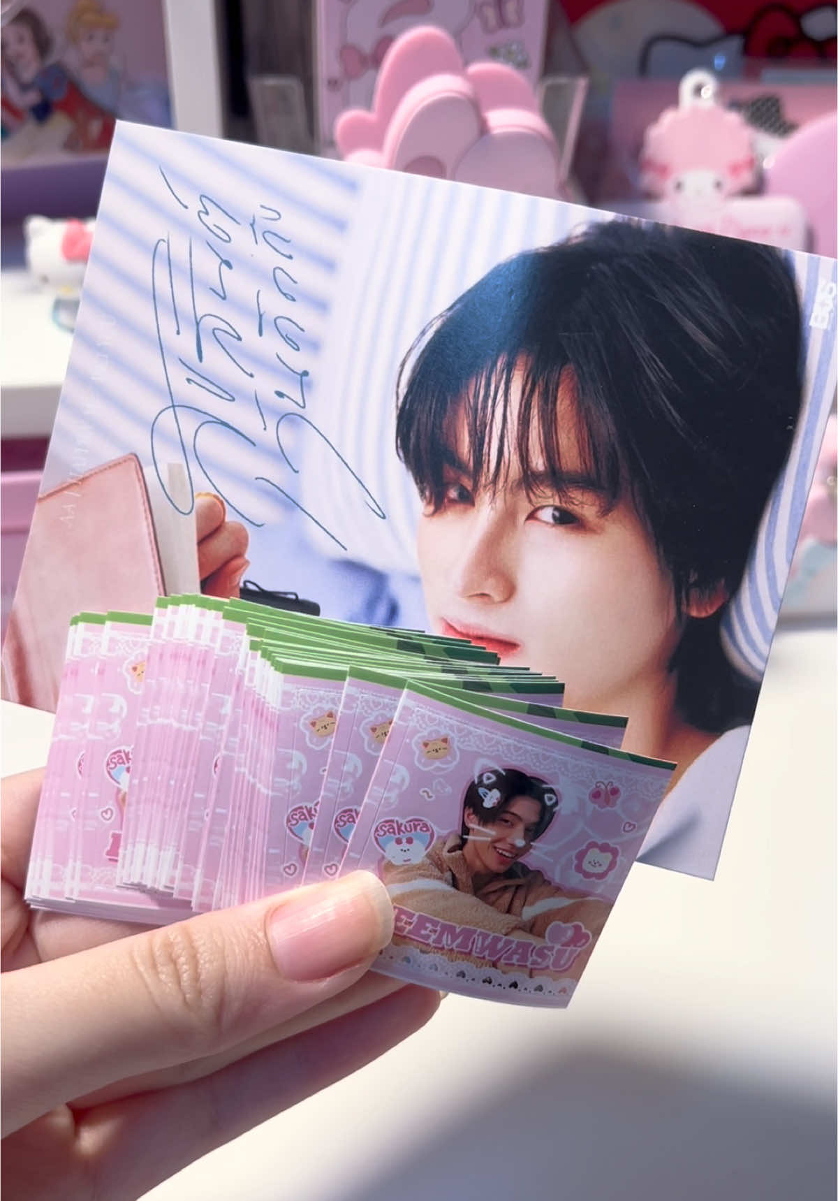 สติ๊กเกอร์บัสอ้วรน่ารักมากก ของมันต้องมี🤩💘 #bus #becauseofyouishine #บัส #unboxing #แพ็คการ์ด #แพ็คการ์ดฟินๆ #สติ๊กเกอร์ #stickers 