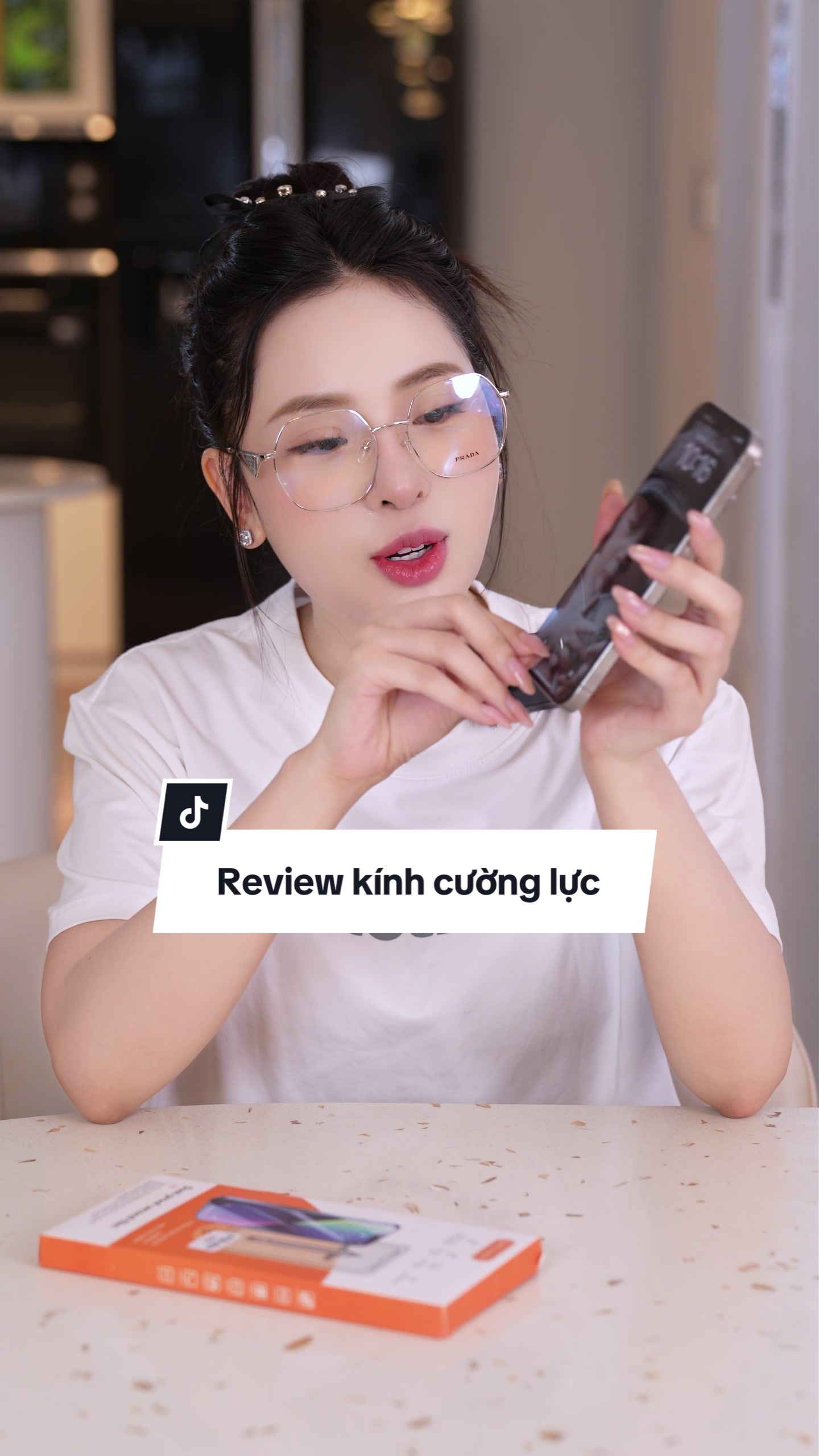 Review kính cường lực có hiệu quả như quảng cáo? #tranganna #review #xuhuong #kinhcuongluc 