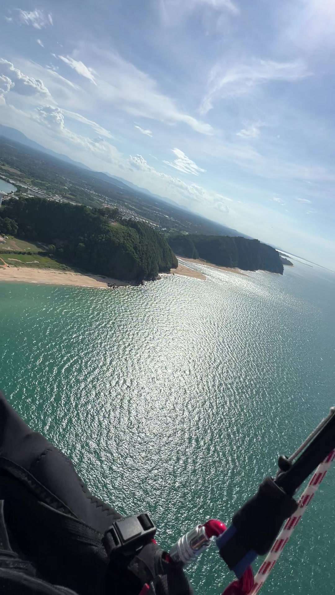 Angin membawa rindu untuknya @amanda  #3aadventures #3aadventuresparagliding #flywithteam3aadventures #pilotparaglidingterengganu #paraglidingterengganu #terengganu #besut #bukitbubus #bukitkeluang #fyp #fypシ゚ #fypシ゚viral #fyptiktokmalaysia🇲🇾 #fypmalaysia🇲🇾 #fypcaremallattenipis #flywithcaremallattenipis #fypage #iphone #iphone13pro #pilotnik 