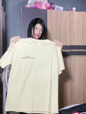 เป็นเสื้อยืดโอเวอร์ไซด์ ที่ถูกต้องงมากก แนะนำเลยใส่แล้วน่ารักอะชอบบ🤪