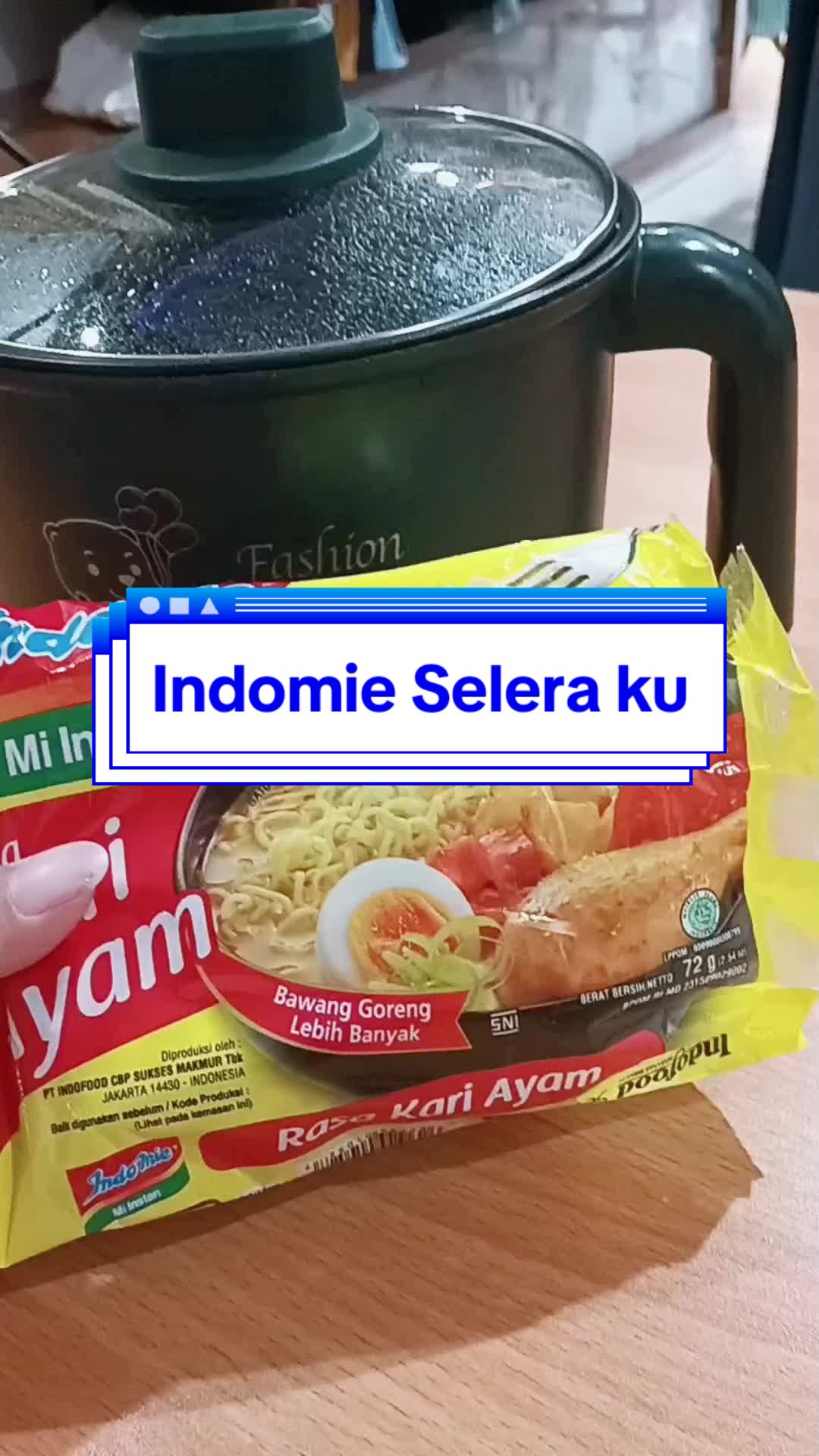 Ngedrakor Behind your touch sambil makan Indomie kari ayam pake panci listrik serbaguna dr Yk design..meski gak ada Dolarrr😂#drakor #dolar #indomie #pancilistrikserbaguna 