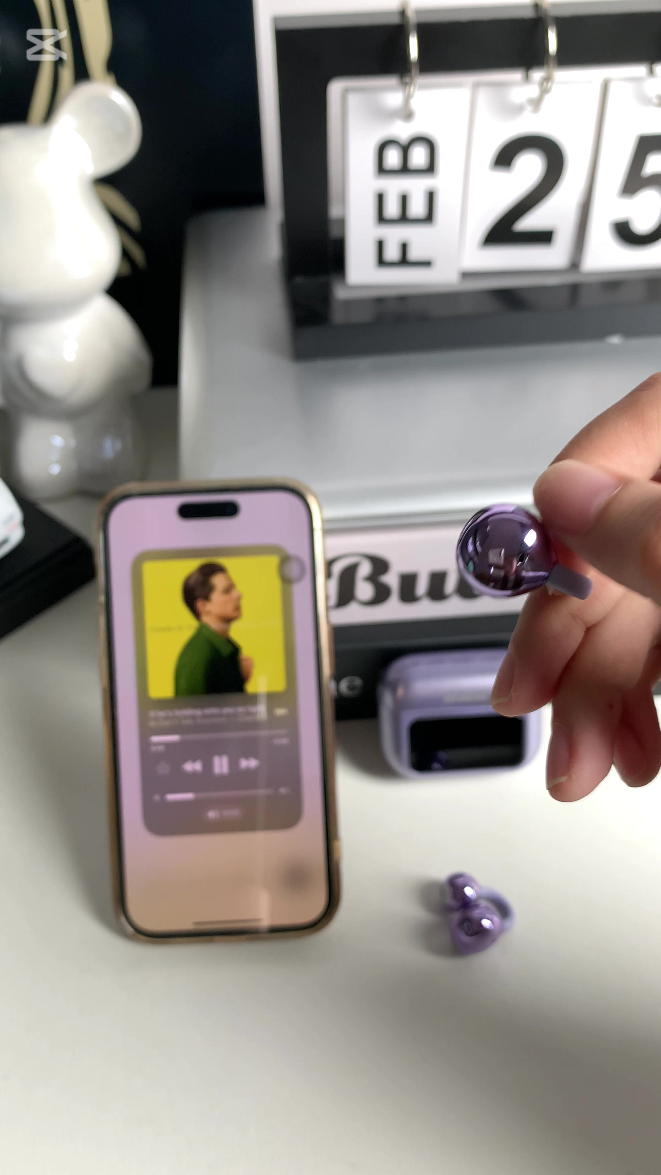 This is hyundai M100 earbuds😍I highly recommend it!#tiktokmademebuyit #falldealsforyou #TikTokShop #bluetooth #fyp #hyundai #giftideas #gift #earbuds #earbudswireless #earbudsviral #headphones #headphonechallenge #headphonesrecommended 