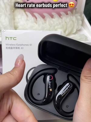 Heart rate earbuds perfect #earbuds #earbudswireless #TikTokShopLaborDaySale #spotlightfinds #tiktokmademebuyit #life7240tts3239