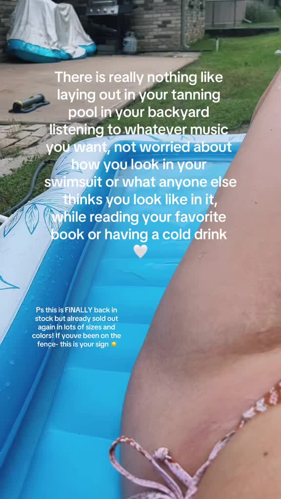 My tanning pool is seriously one of my summer essentials because it’s so much more convenient than airing up an entire swimming pool just to layout for a little bit #tanningpool #summertime #musthave 