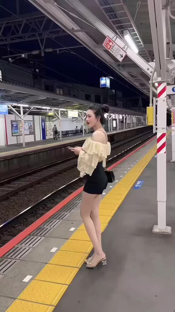 “Nếu cuộc đời là một thước phim.Mình sẽ tua đi tua lại đoạn hạnh phúc nhất…” 😊#fypシ #nhậtbản #tramcamxuc💔 #xh #xuhuongtiktok #kỷ niệm xưa 