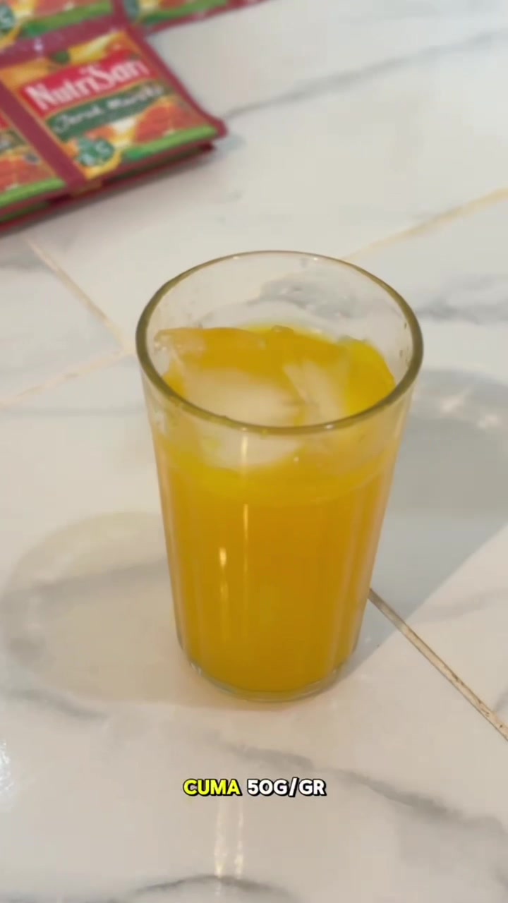 Selain nyegerin dan bervitamin Nutrisari kandungan gulanya lebih tertakar! 