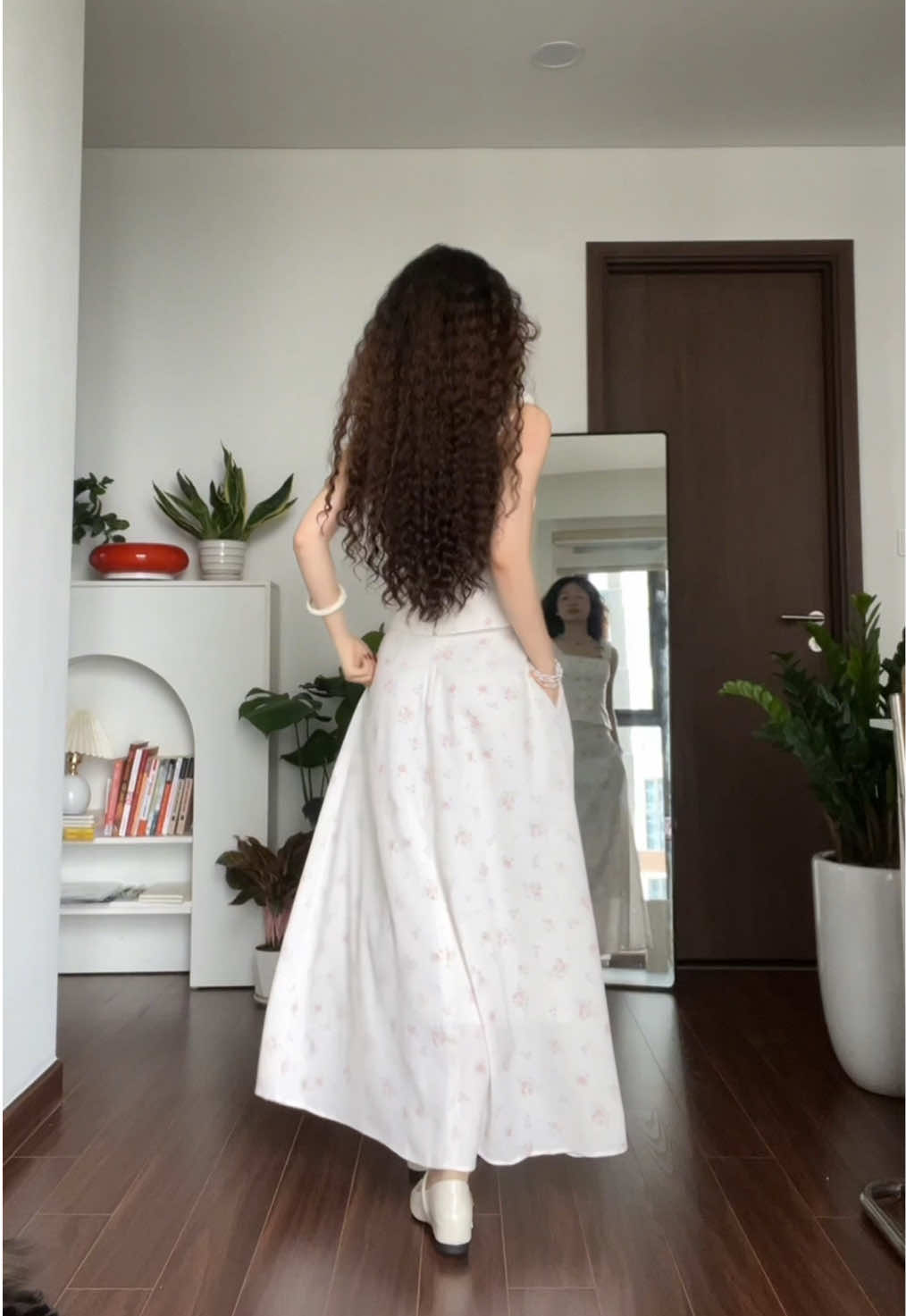 Cảm thấy quá là thơ🧚‍♀️ @vayemcloset #ootd #outfitideas #phoidoxinh #quinneeeee 