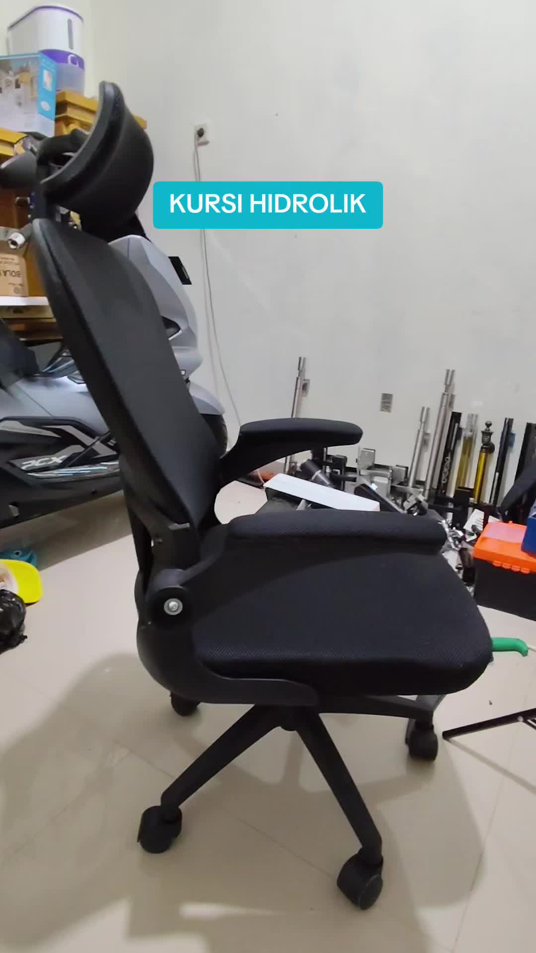 Homedoki Kursi Kantor / Kursi Gaming / Kursi Putar / Kursi Kantor Hidrolik / Kursi Jaring / Kursi Ergonomis Roda Furniture Roda Furniture Sandaran hanya Rp448.000 - 573.000! Jangan lewatkan! Ketuk tautan di bawah ini