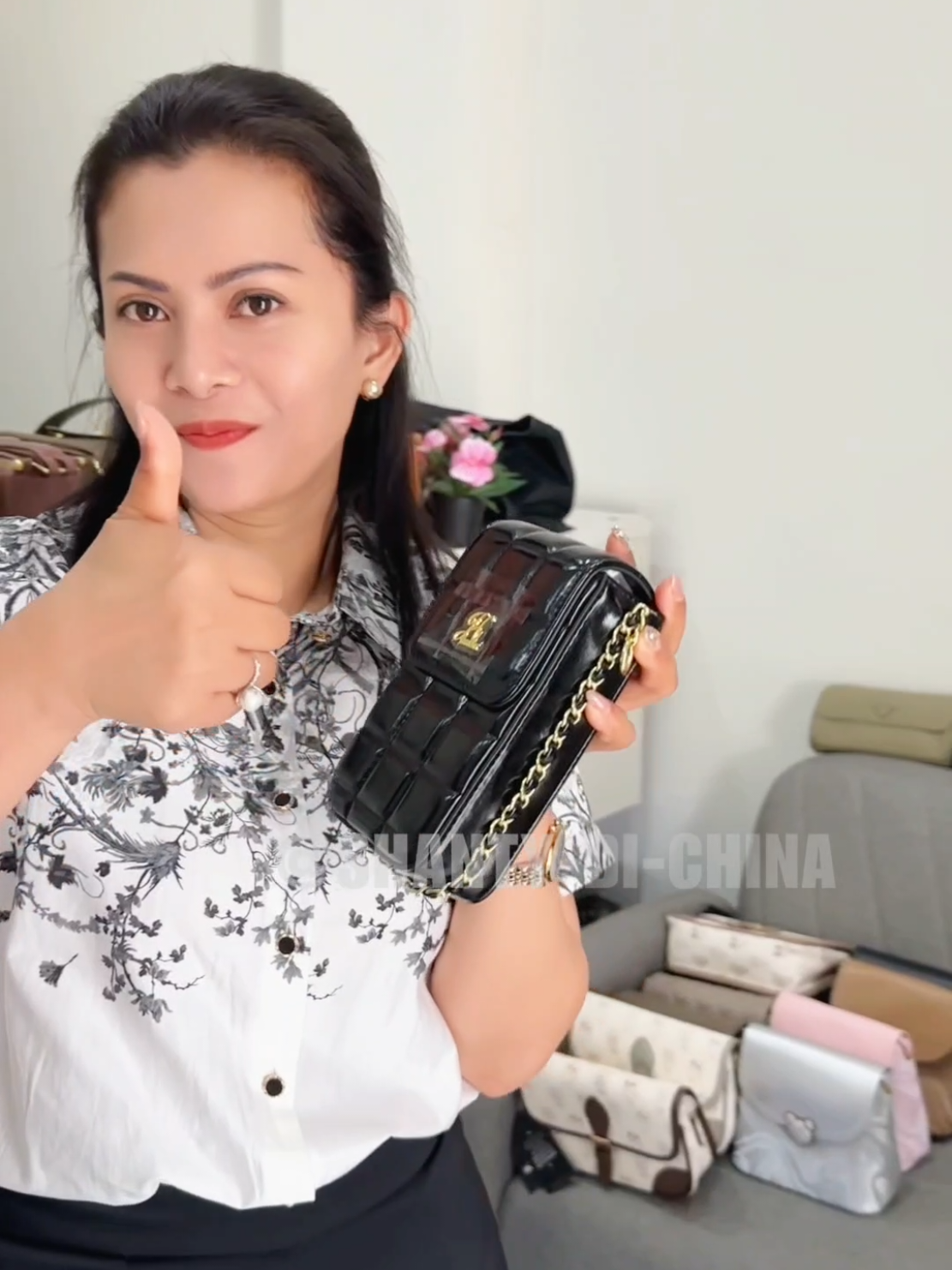 PROMO AMBYAR SPECIAL RAMDHAN 🎊🥰 LIVE BERSAMA SHANTY SENIN 24 MARET 2025 JAM 14.00 - 22.00 WIB JOIN LIVE SEKARANG KARNA STOCK TERBATAS‼️ #ambyar #shantydichina #indonesia #bag #shantydichinahariini #taswanita #shantyditiktok #taswanitakekinian #china #jakarta #shantydichinaterbaru  #promo #ambyar #ramadhan #ramadhansale  #passyourwavytalk 