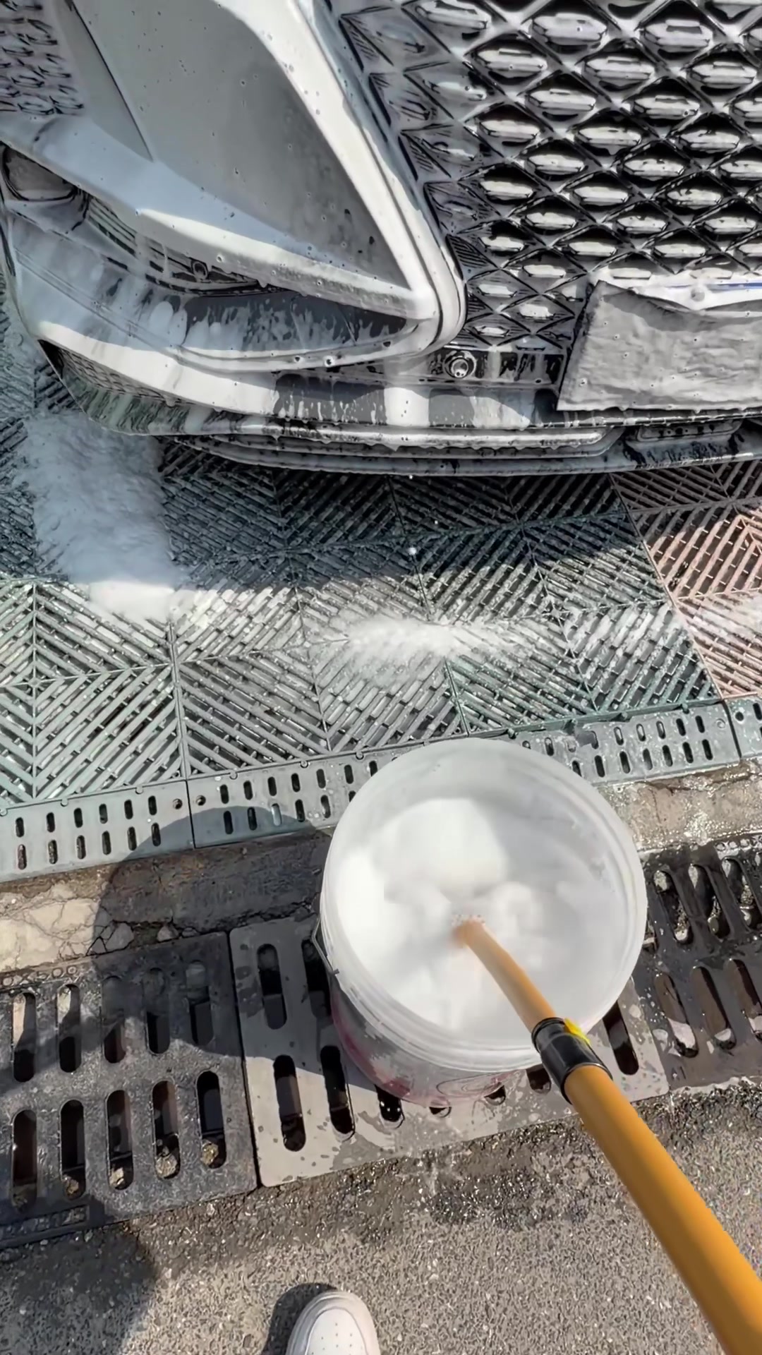 This car wash mop does not hurt car paint, car bending rod soft brush telescopic wipe car mop, car wash convenient, beautiful and practical#carcleaning#carwashmop#carsupplies#carfamily#carproducts 