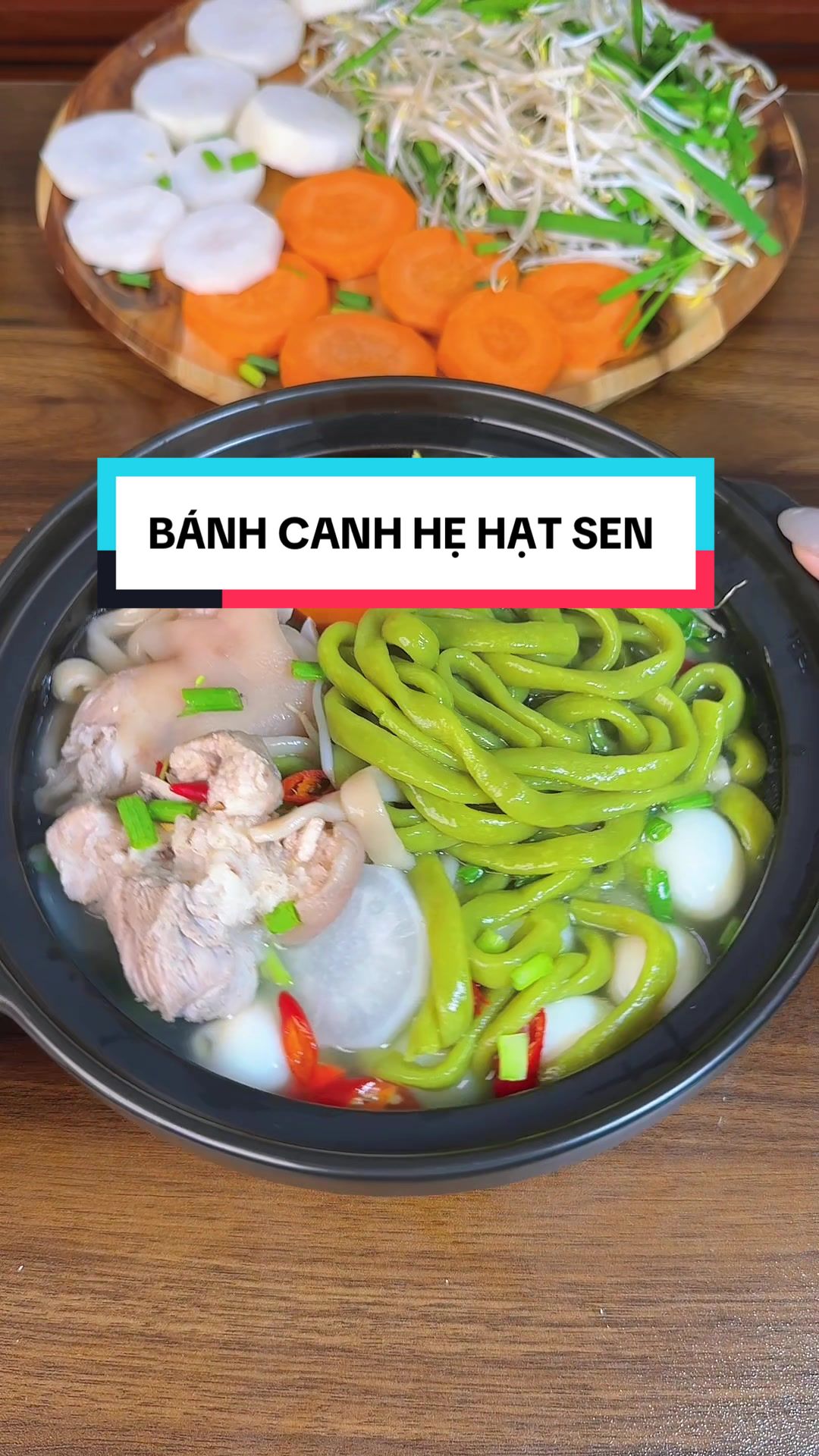 Thử đổi vị qua ăn cái bánh canh này đi mấy bà nó không lạt mà vị ngọt thanh từ hạt sen và hẹ rất ngon luôn đã vậy màu sắc còn bắt mắt#ố#ốcnèr#reviewm#mukbangf#foodf#foodb#bánhcanhhẹb#bánhcanhb#bánhcanhhạtsen#ngon