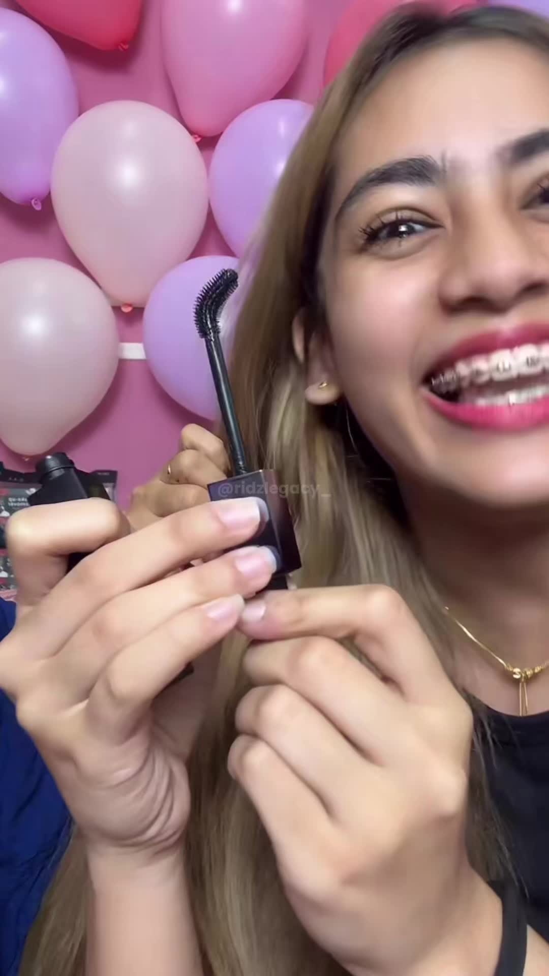 pergh padu finishing look babycara @syaleehaa_ @syaleehaa_2 😍😍 letopss gilaa bulu mata lepas pakai mascara by syaleeha nii 😘 #fyppppppppppppppppppppppp #syaleeha #aha #babycara 