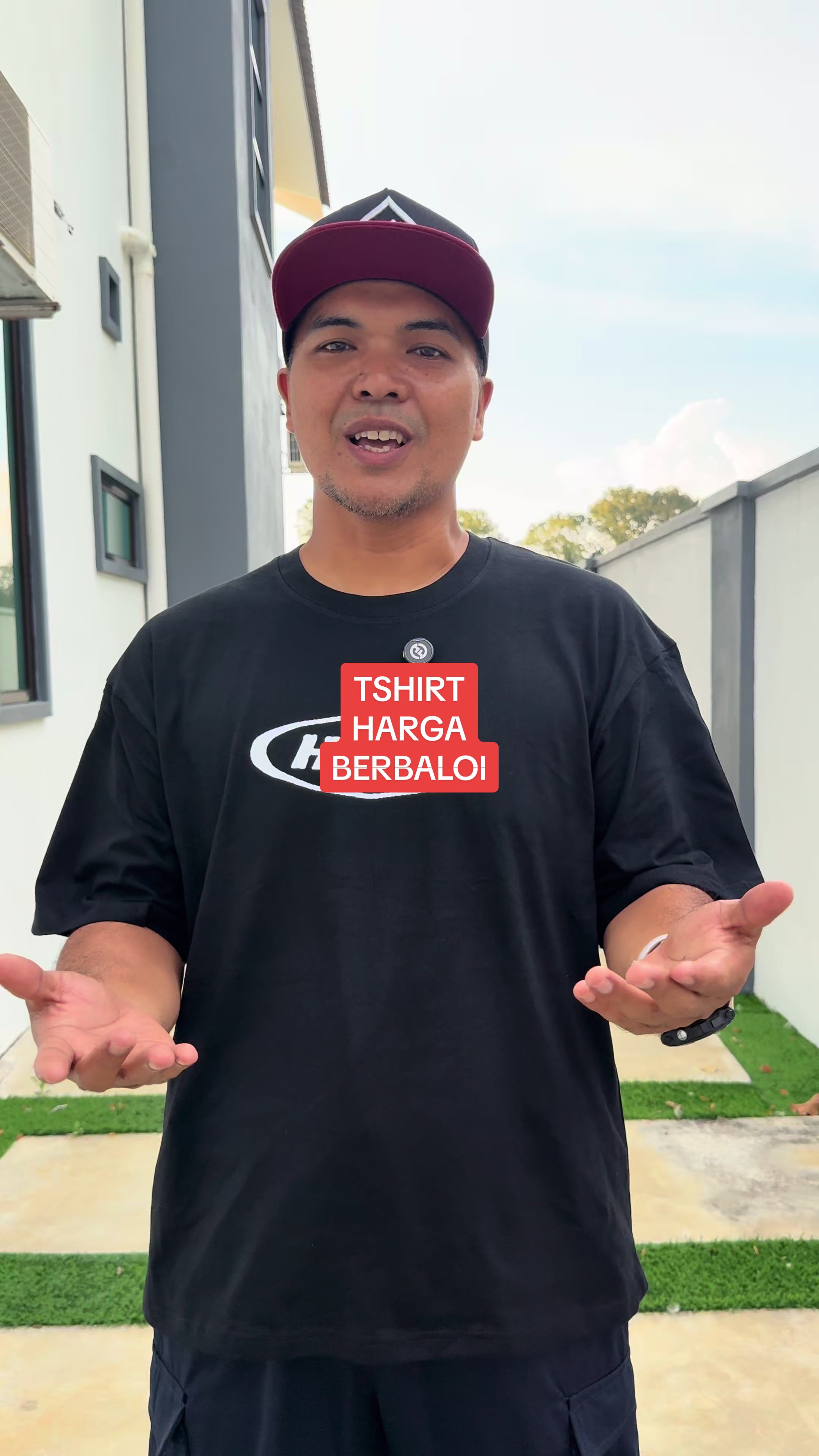 Tshirt ni harga memang berbaloi. Kualiti kain memang sedap. Tak panas.. #tshirt #tshirtlaki #tshirthitam #tshirtlelaki 