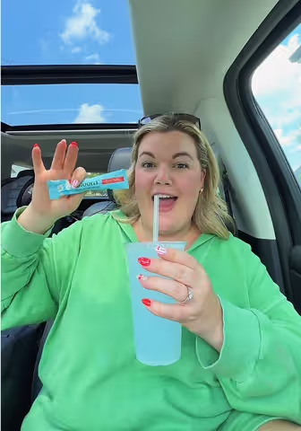 Hot girl summer isn’t hot girl summer without hydration #electrolytes #hydrationsticks #loadedwater #bloomnutrition @Bloom Nutrition 
