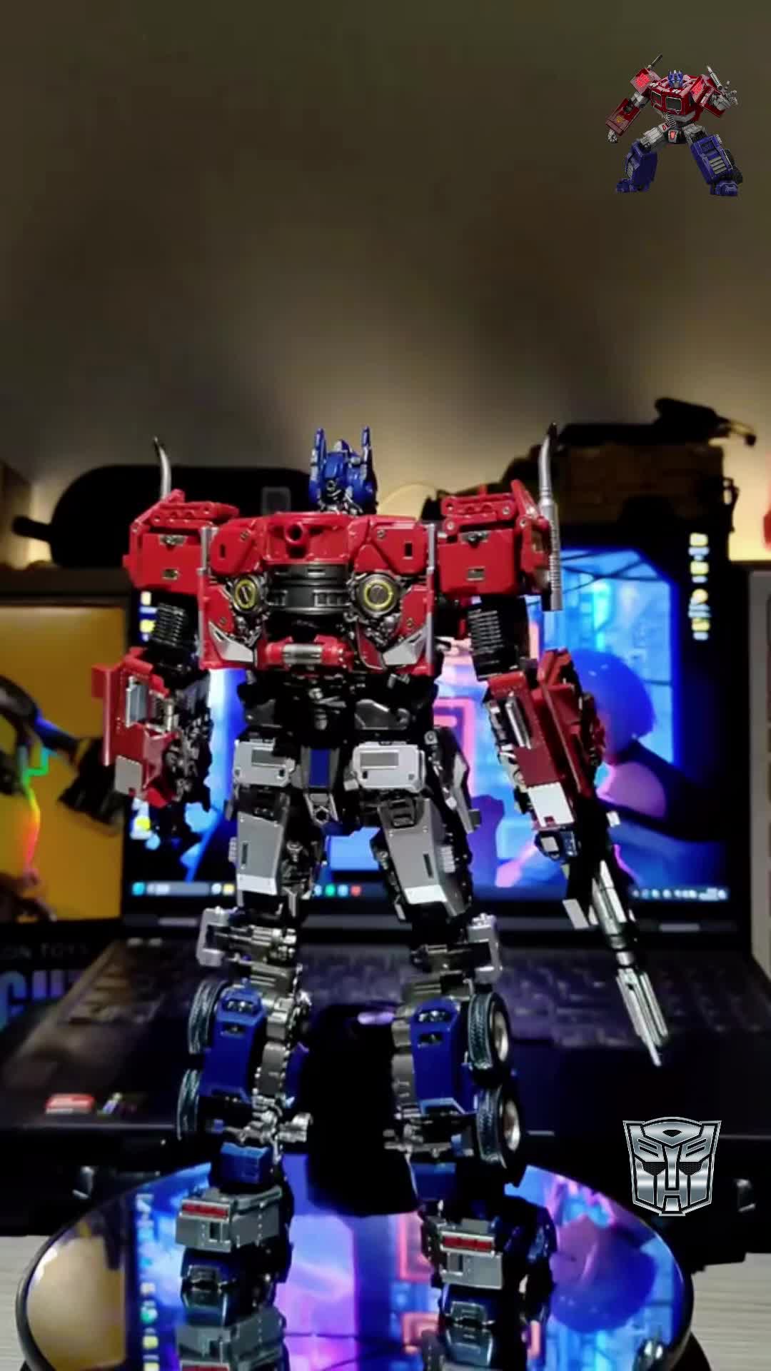 Super cool Optimums Prime transformation #optimusprime #transformation #transformersriseofthebeasts #toycollection #toycollector #collection #toys #transformers #model #robot #habby #movie #fypシ゚ #gift 